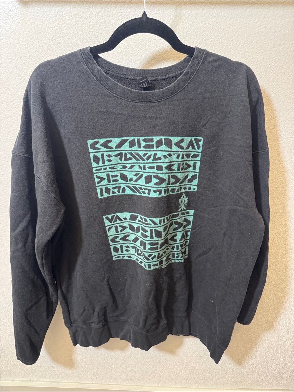 Women’s Large sweatshirt